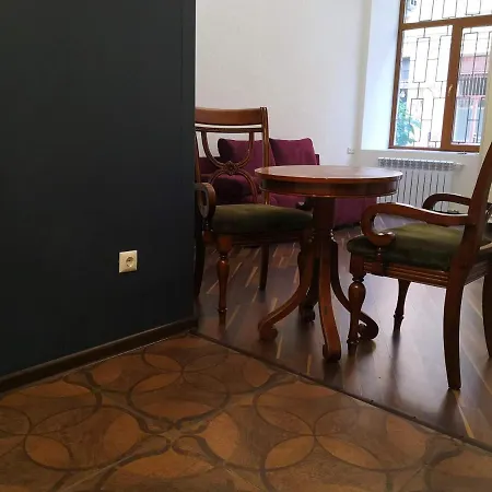 Apartment затишні апартаменти, вулиця дерибасівська, 13 *