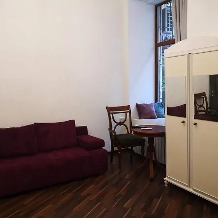 затишні апартаменти, вулиця дерибасівська, 13 Apartment *
