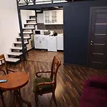 затишні апартаменти, дерибасівська * Odessa